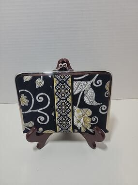 VERA BRADLEY Hug N Kisses Photo Holder Book Wallet Black Yellow Holds 12 Photos